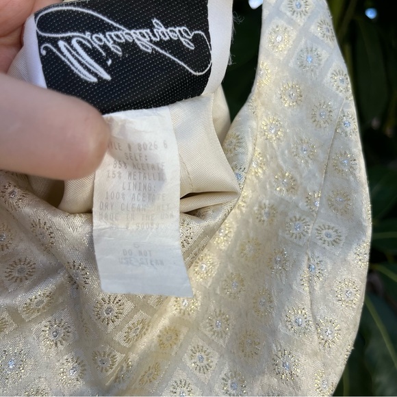 Vintage Beautiful top with intricate details - Picture 4 of 9